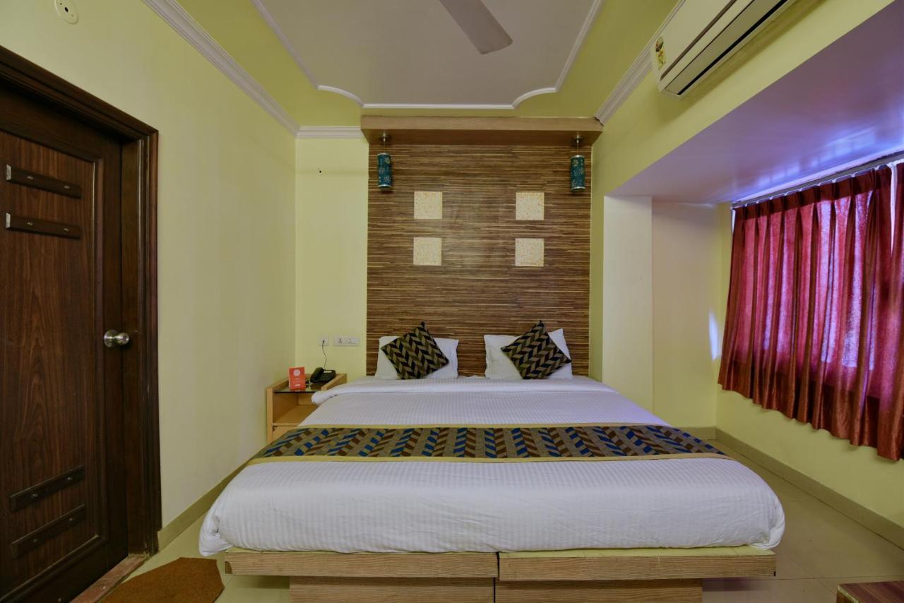 Oyo 2289 Hotel Radha Palace Kukas Exterior foto