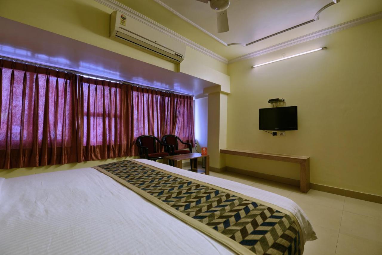 Oyo 2289 Hotel Radha Palace Kukas Exterior foto